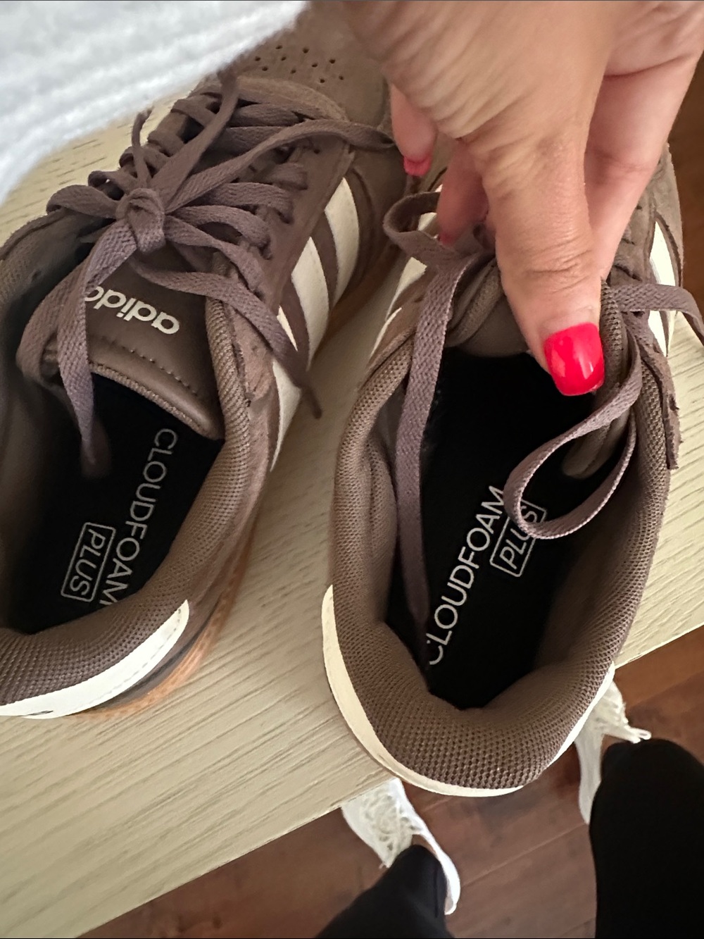 New Never worn! adidas Suede Low-Top Sneakers in Brown and White - Picture 2 of 3